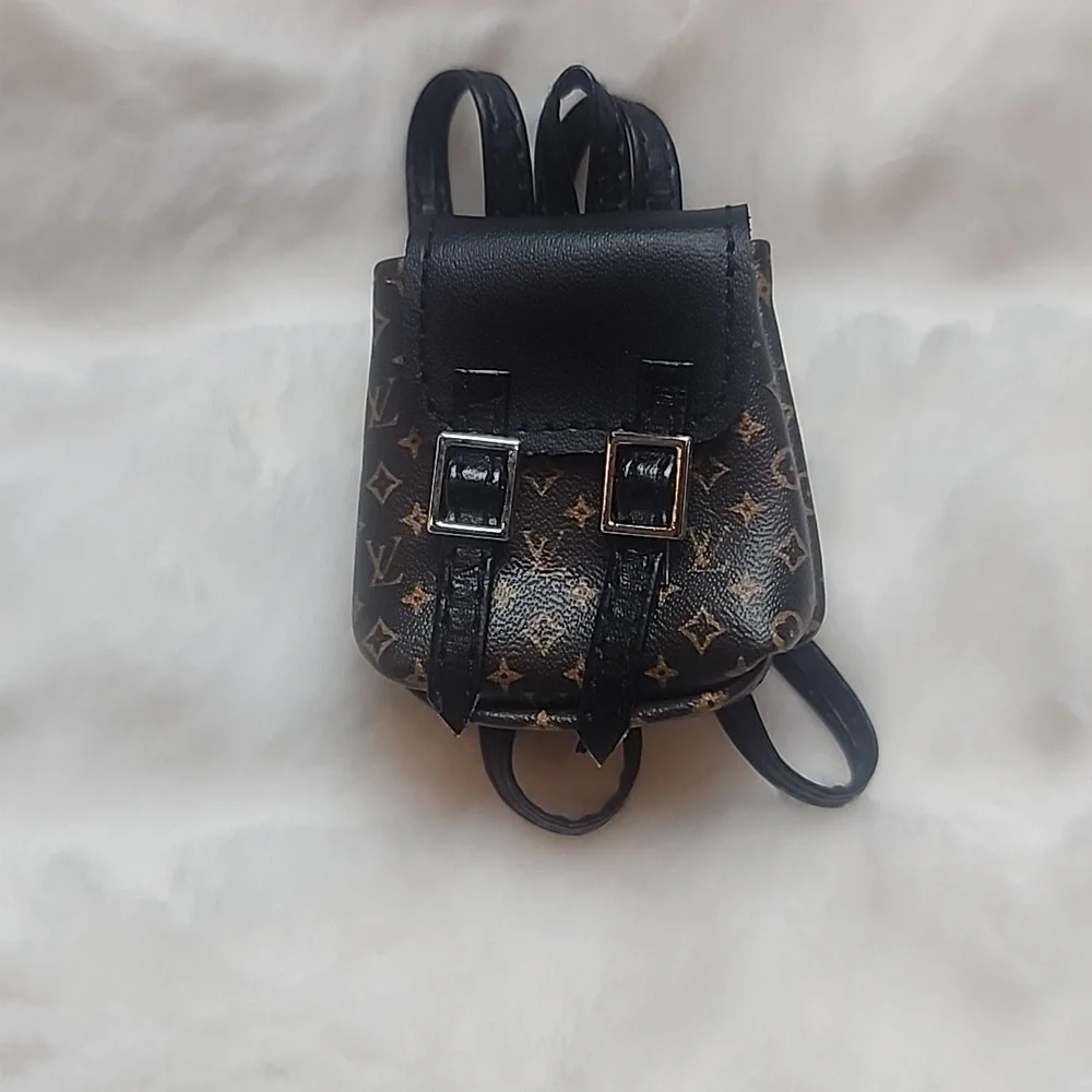 HANDCRAFTED FASHION BAG CHARM - Picture 1 of 2